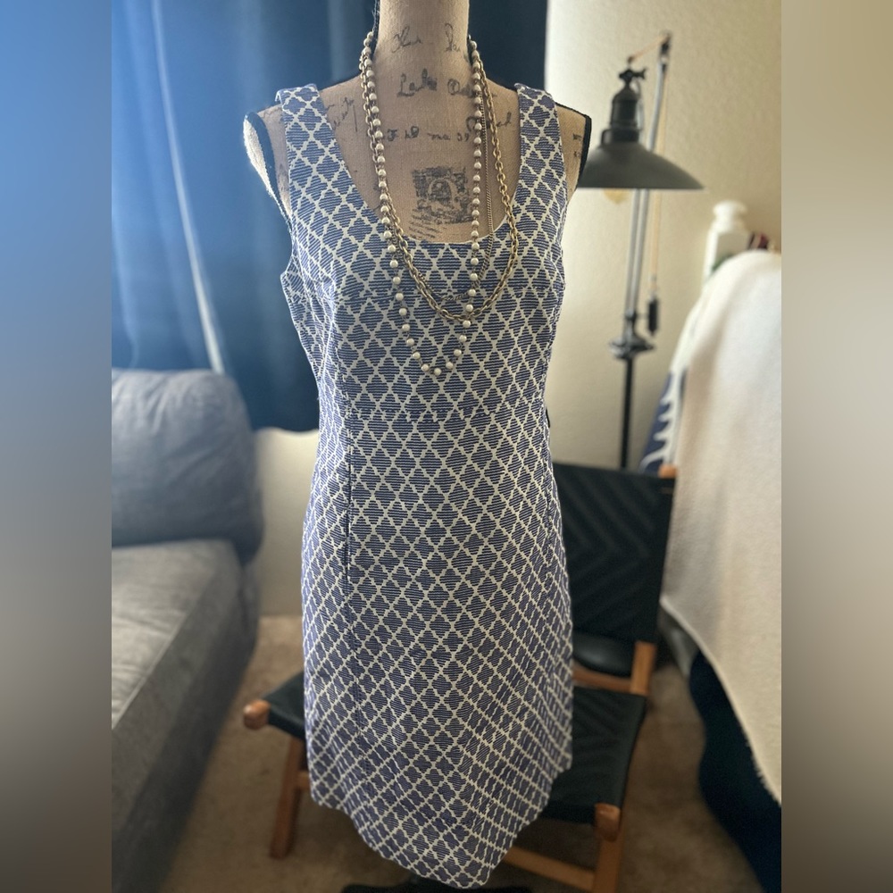 TORY BURCH SLEEVELESS LINED BLUE WHITE GEOMETRIC ZIP UP DRESS ~ SIZE 8